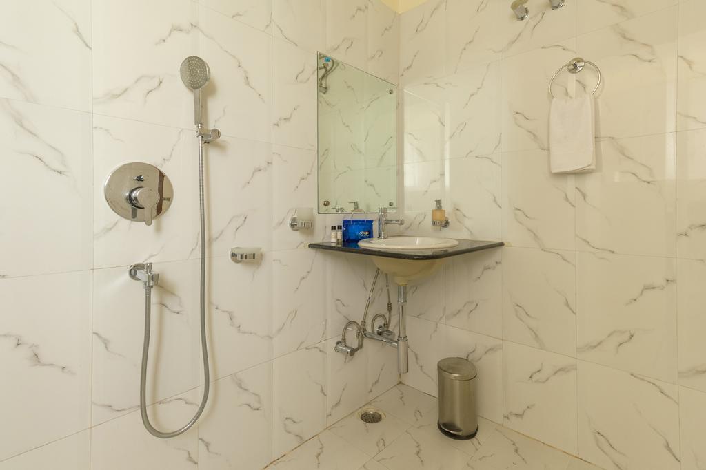 Hotel D' Sapphire Guwahati Quarto foto